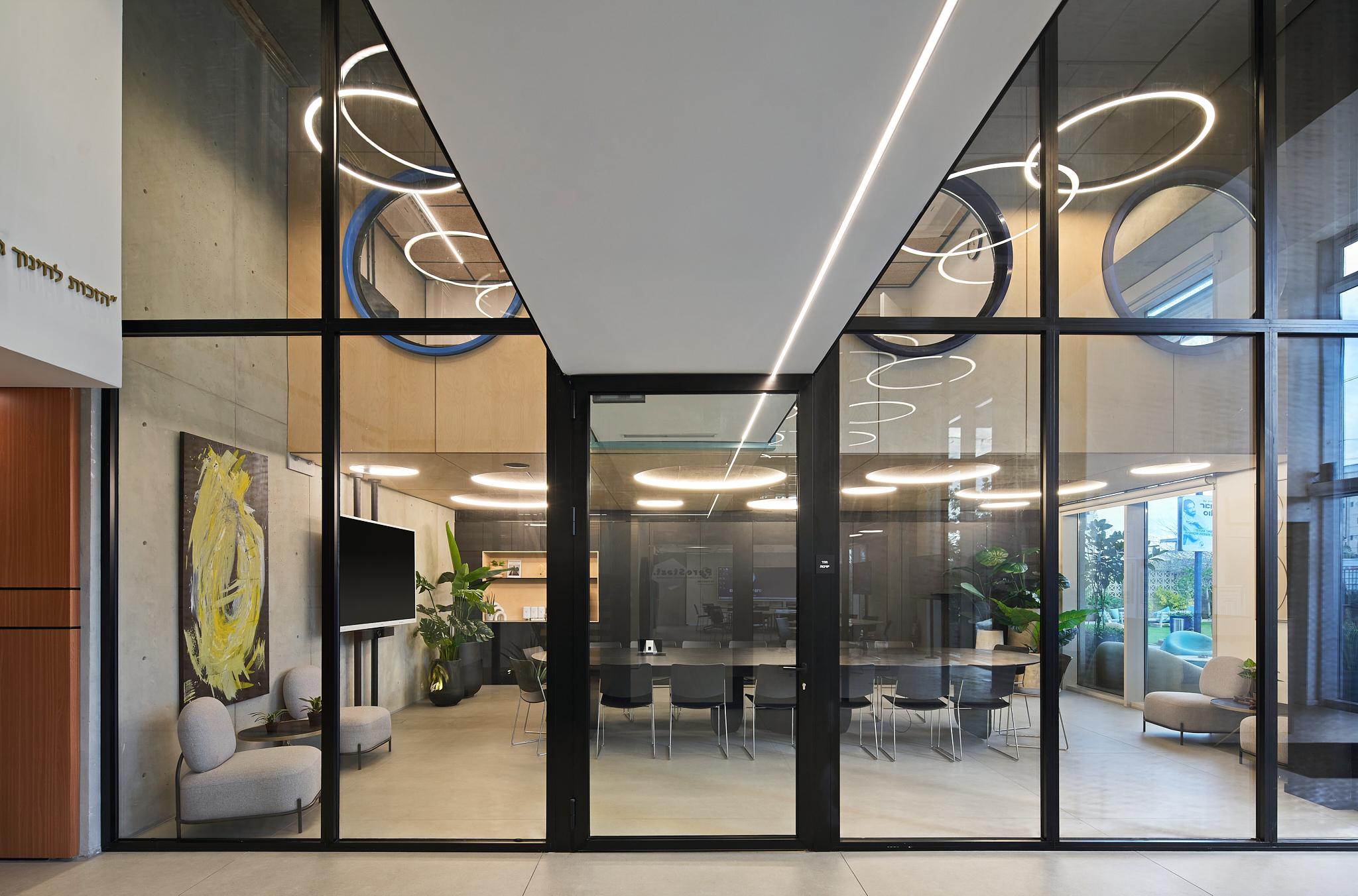 Hai Konstantini - Peres Center for Carreer Development (by Lior Teitler) 06