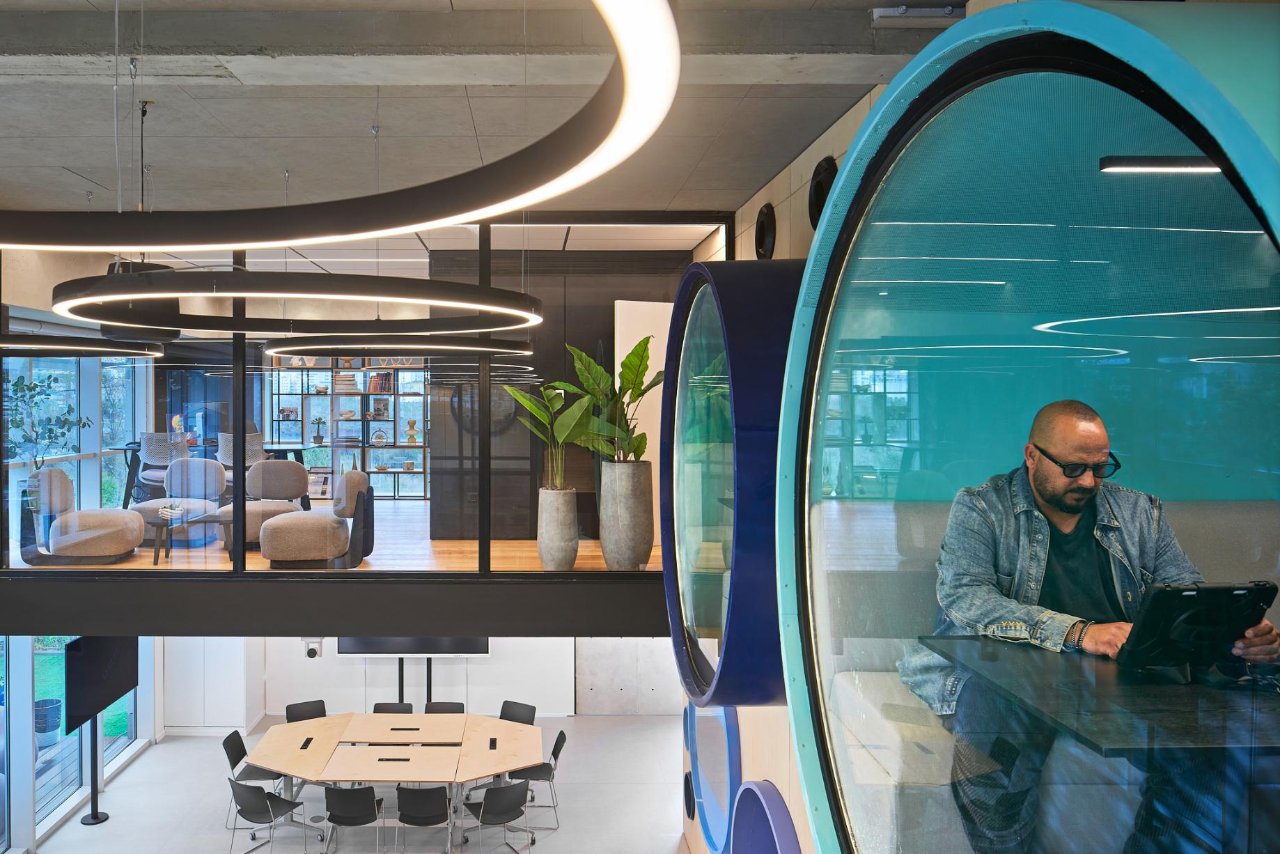 Hai Konstantini - Peres Center for Carreer Development (by Lior Teitler) 59